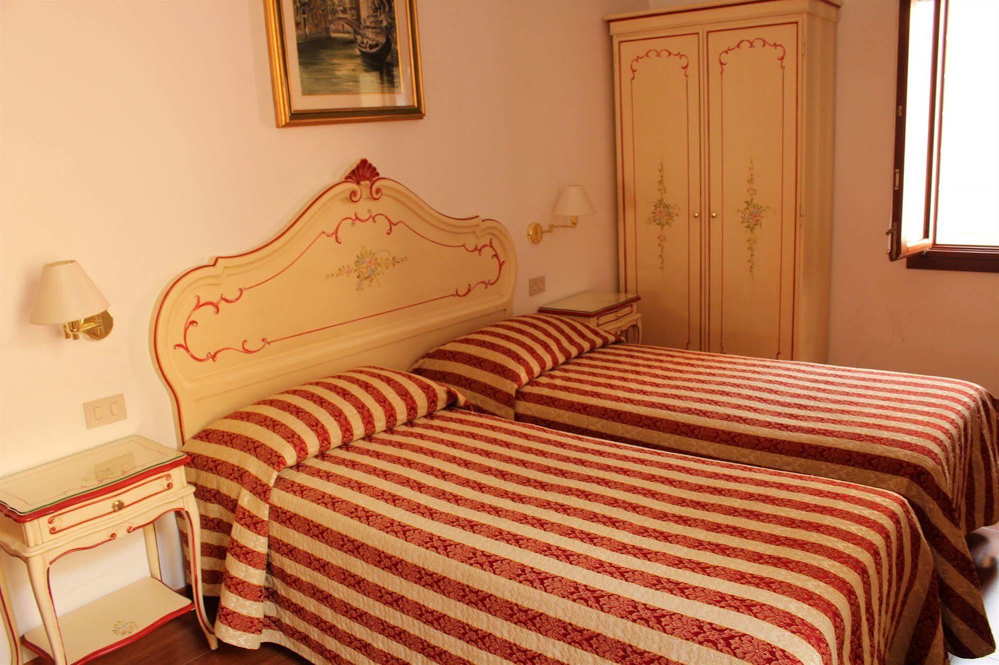 Guesthouse Al Profeta เวนิส ภายนอก รูปภาพ