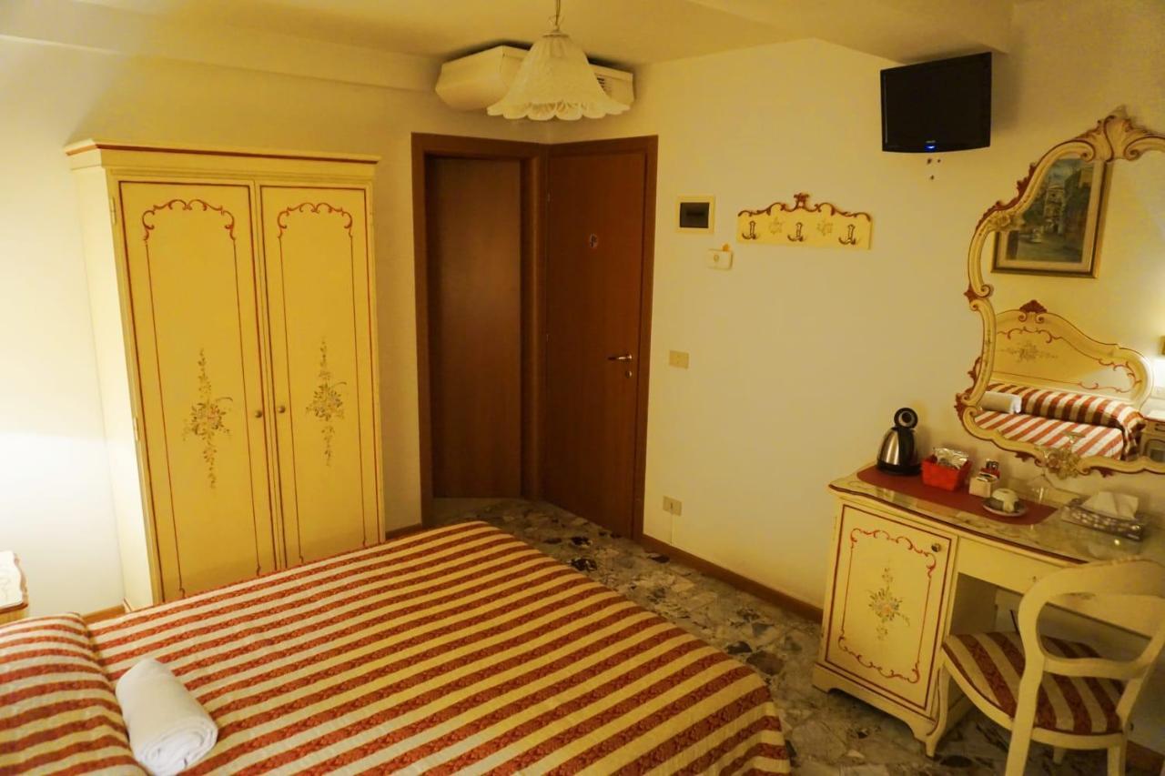 Guesthouse Al Profeta เวนิส ภายนอก รูปภาพ